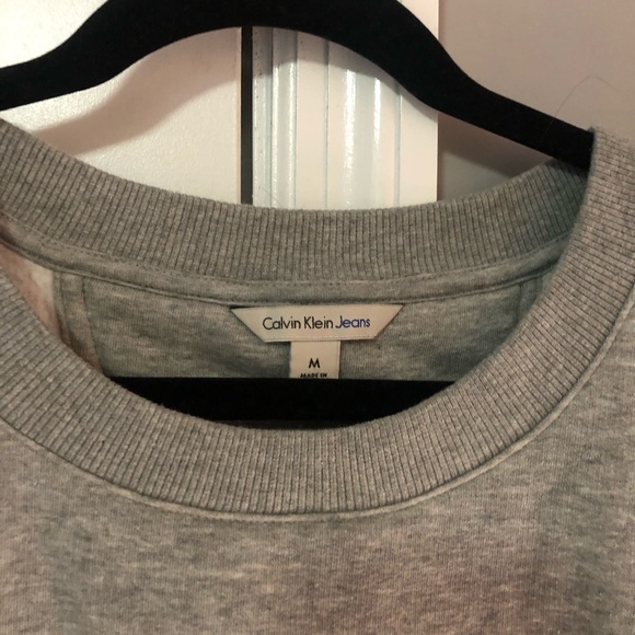 Calvin Klein Sweatshirt - Picture 2 of 2